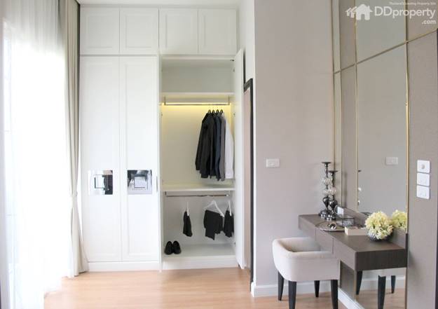 Golden Town On Nut Pattanakarn  